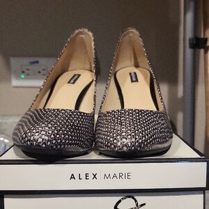 Alex Marie Textured Black and Gray Heels